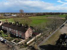 Felle weerstand in Vriezenveense buurt na aankondiging opvang vluchtelingen: ‘Deze plek is niet de juiste’