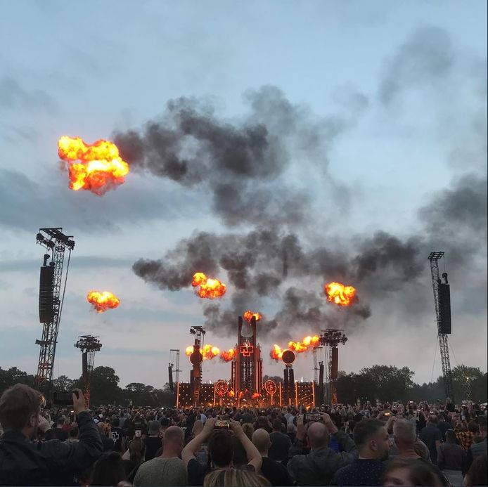 Veel spektakel bij het concert van Rammstein in het Goffertpark in Nijmegen, maandag 4 juli