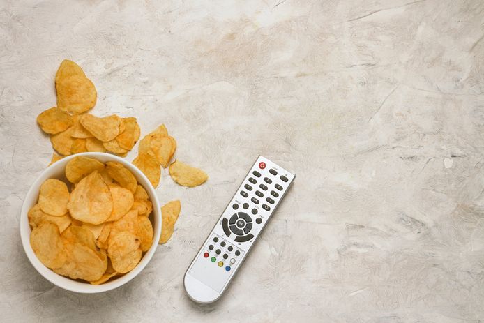 Chips en Netflix: een bekende combinatie voor veel thuisblijvers.