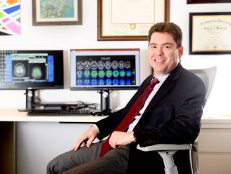 Amerikaanse neuroloog behandelt patiënten met nieuw alzheimermedicijn: Europa wacht op groen licht