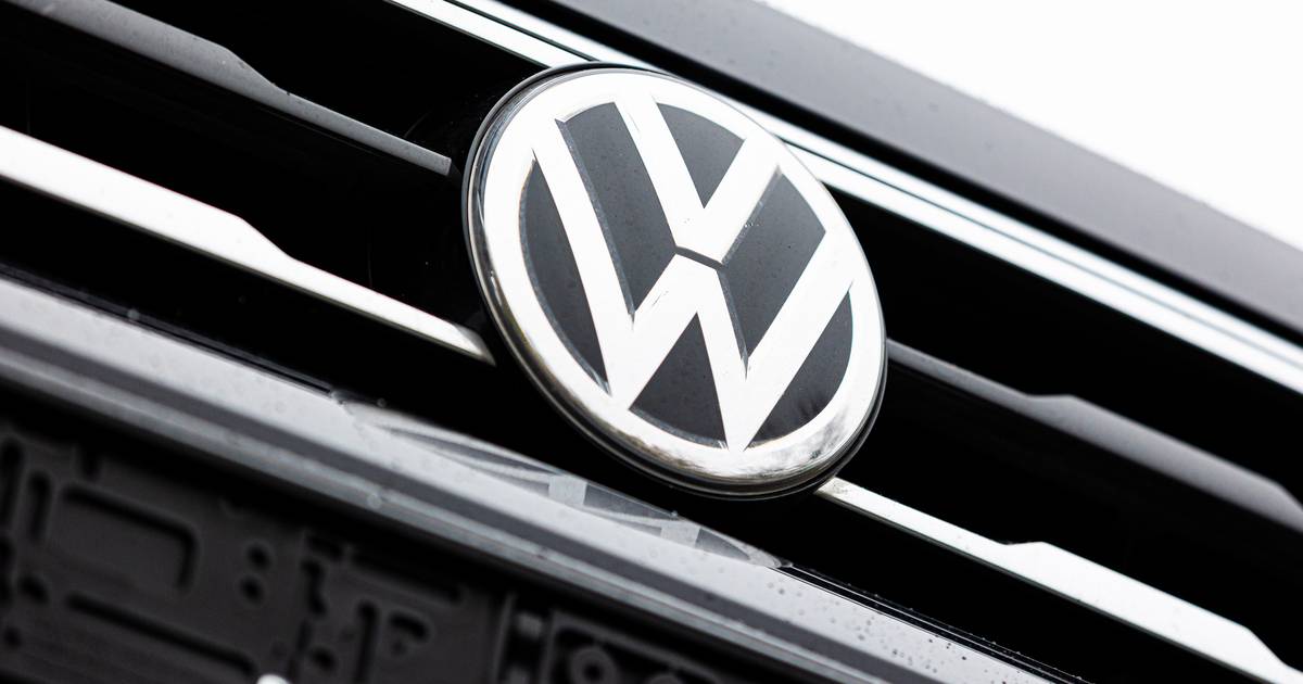 Volkswagen приостанавливает свою деятельность в России |  Украина и Россия война