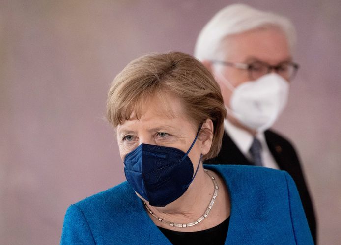 Op het lijstje van personen die door de NSA werden afgeluisterd staan onder anderen  de Duitse bondskanselier Angela Merkel en de toenmalige Duitse minister van Buitenlandse Zaken Frank-Walter Steinmeier