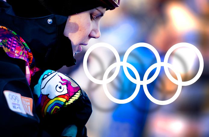 Snowboardster Cheryl Maas maakte in Sotsji, bij de Winterspelen van 2014, een statement met haar regenbooghandschoenen.