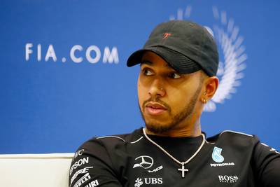 Hamilton haalt nu ook account op Twitter leeg