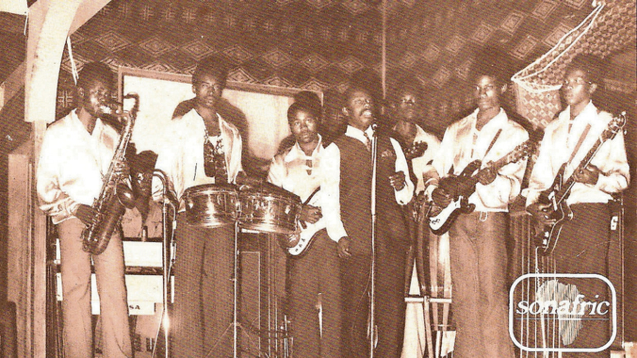 Amara Touré en zijn band. Beeld .