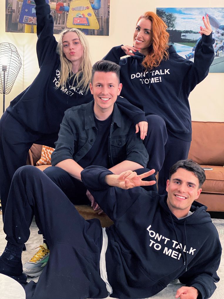 Dimitri Smeulders met Conner Rousseau, Loredana en Camille Dhont Beeld rv