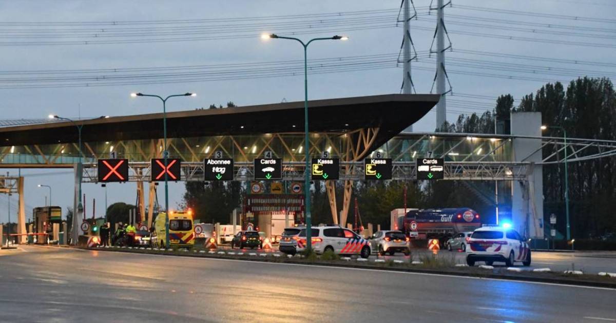 Ongeval op tolplein Westerscheldetunnel, deel van tolplein tijdelijk afgezet - BN DeStem