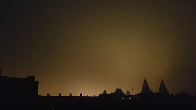 Het Rijksmuseum tijdens de stroomstoring, dinsdagochtend. Beeld Bonne Kerstens