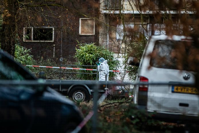Poolse migrant gooide in december vorig jaar brandbommen naar deurwaarder en politie, toen zij hem uit zijn gekraakte woning in Rheden kwamen zetten.