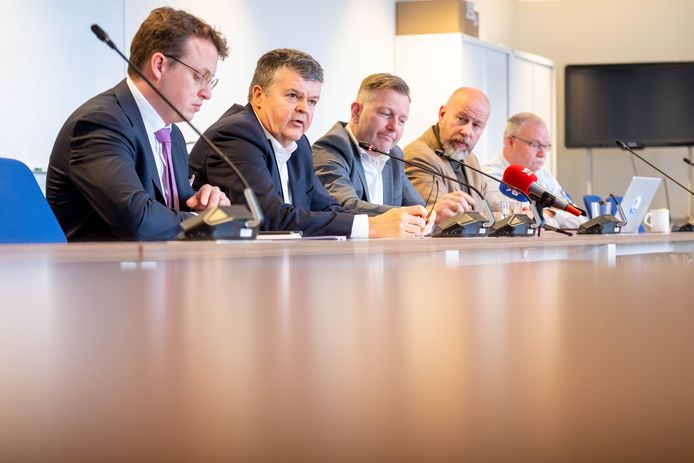 MECHELEN - Toelichting over de aanpak van het drugsgeweld in Mechelen door minister Bart Somers, burgemeester Alexander Vandersmissen en Procureur des Konings van Antwerpen Franky De Keyzer.