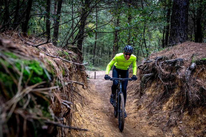 Weekendtas Serie van Kosciuszko De nieuwe mtb-routes zijn klaar, vanaf nu kun je 100 kilometer onverhard  aan elkaar lussen | Bergen op Zoom | bndestem.nl