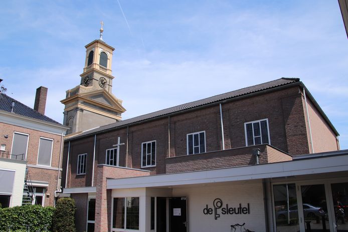De Petrus en Pauluskerk in Soest heeft onderhoud nodig.