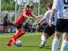Als moeder in PSV-shirt voelt Tokio voor Desiree van Lunteren zo ver weg als het is: ‘Ik mis het niet’