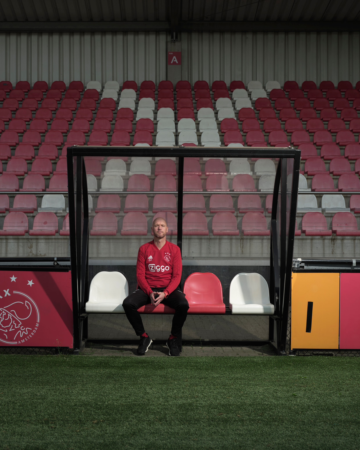 Erik ten Hag op sportcomplex De Toekomst, trainingscomplex van Ajax Beeld Erik Smits