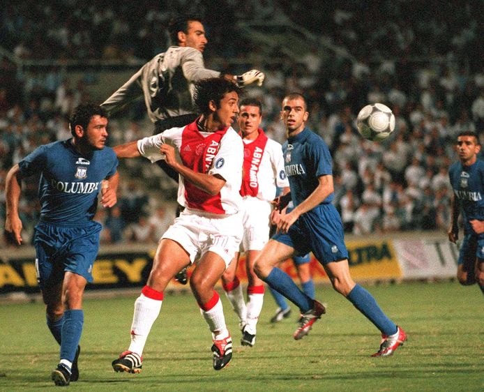 Apollon-trainer Sofronis Avgousti keepte in 2001 in de beide duels met Ajax.
