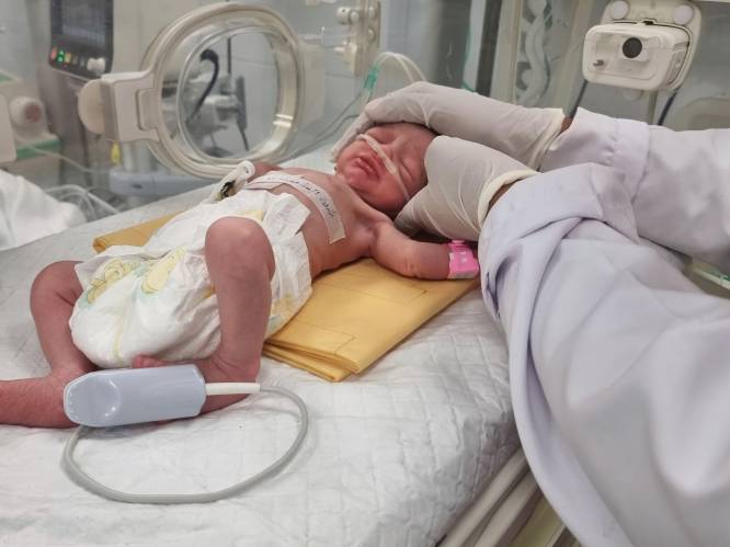 Baby die geboren werd nadat haar moeder stierf door aanval in Gaza gestorven