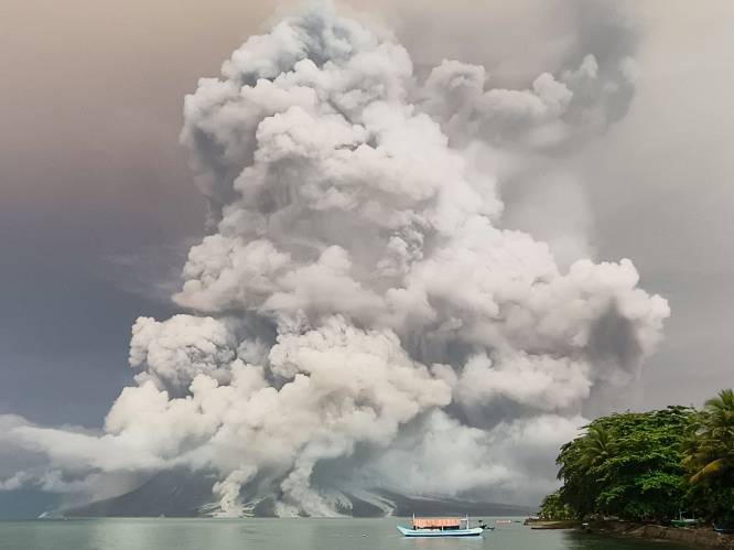 Vulkaan Ruang op Indonesië barst weer uit: gevaar voor tsunami’s