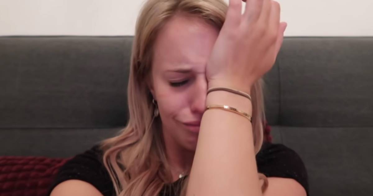 Vlogster Dee In Tranen Iemand Trok Midden Op Straat Mijn Broek Naar Beneden Show Ad Nl