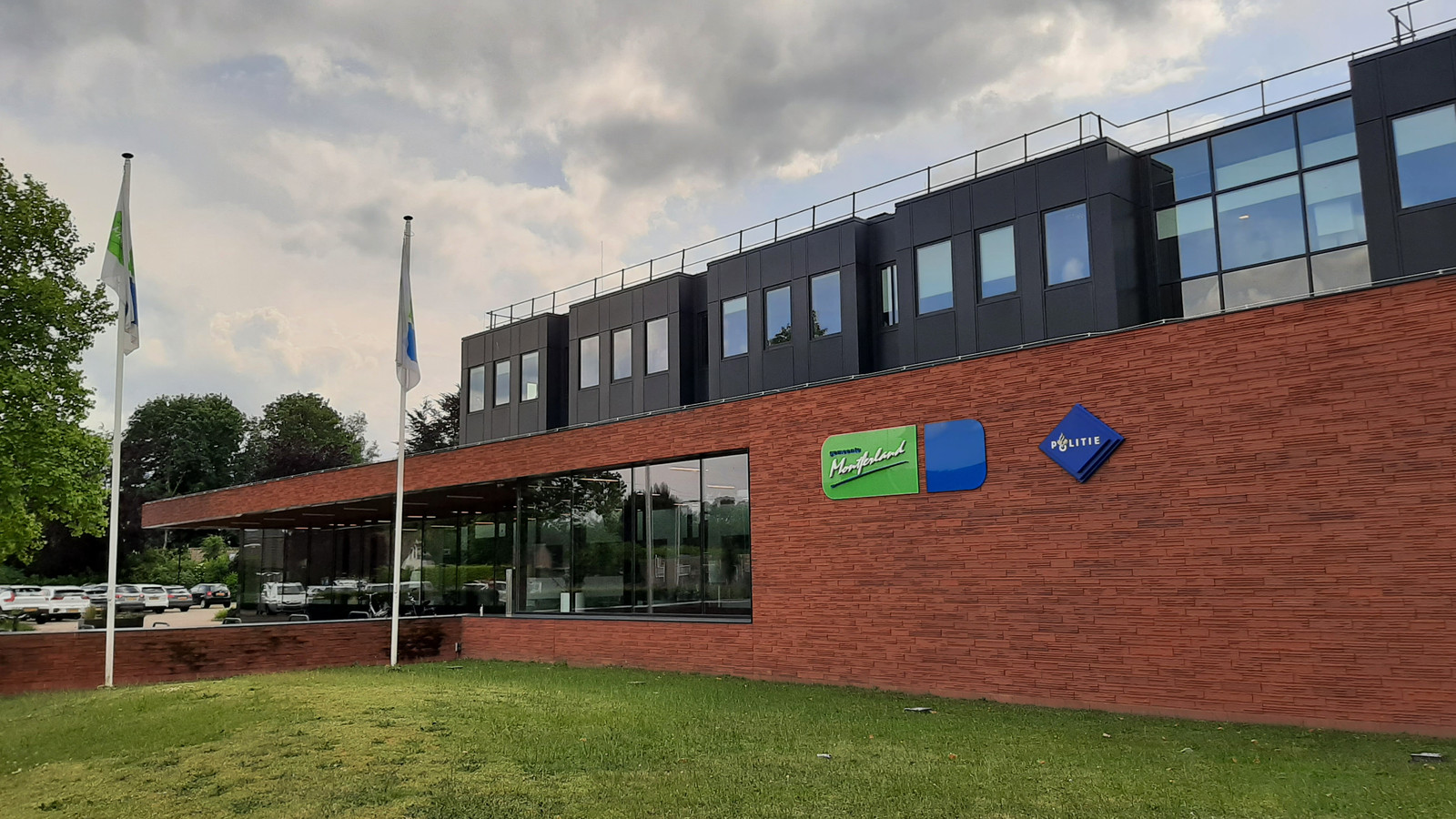 Rechter vernietigt koopovereenkomst oude gemeentehuis in supermarktsoap