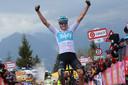 Chris Froome juicht.