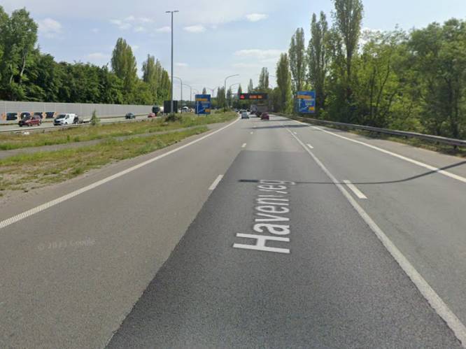 Half uur file op A12 richting Antwerpen vanaf Stabroek: ongeval ter hoogte van Ekeren