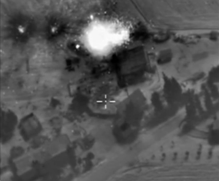 Een van de bombardementen van de Russische luchtmacht in het noordwesten van Syrië. Beeld epa