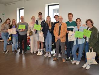 Vier klassen gaan met prijzen Jeugdboekenmaand-spel lopen