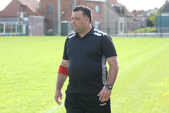 Pedro Vermeulen als trainer van EVC Beselare, waar hij tweemaal de eindronde haalde en promoveerde naar tweede provinciale.