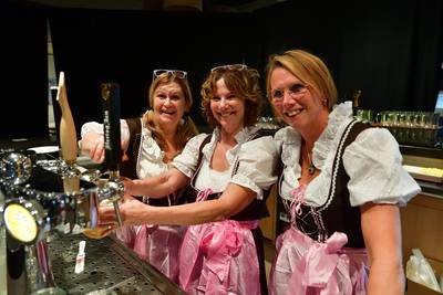 Bier, bratwurst en schlagers in Fidei et Arti