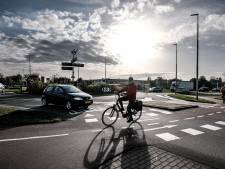 Voor fietsers is het op Doetinchemse rotondes oppassen geblazen: ‘Het is gevaarlijk’