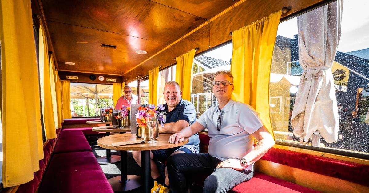 Mr. James blaast nieuw leven in dorpshuis Slijk Ewijk: ‘Straks zingt iedereen mee met Jan Biggel’