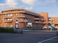 De Delhaize op de Molsebaan in Dessel wordt vernieuwd en uitgebreid met 30 appartementen.