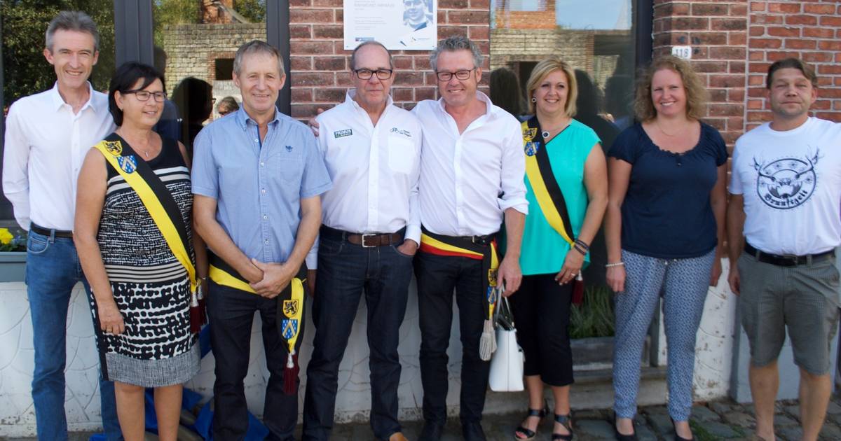 wielrenner-raymond-impanis-krijgt-gedenkplaat-aan-geboortehuis