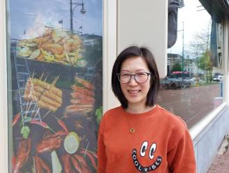 In het nieuwe restaurant van Mary eet je alles met je handen: 'Je krijgt ook een slabbetje'