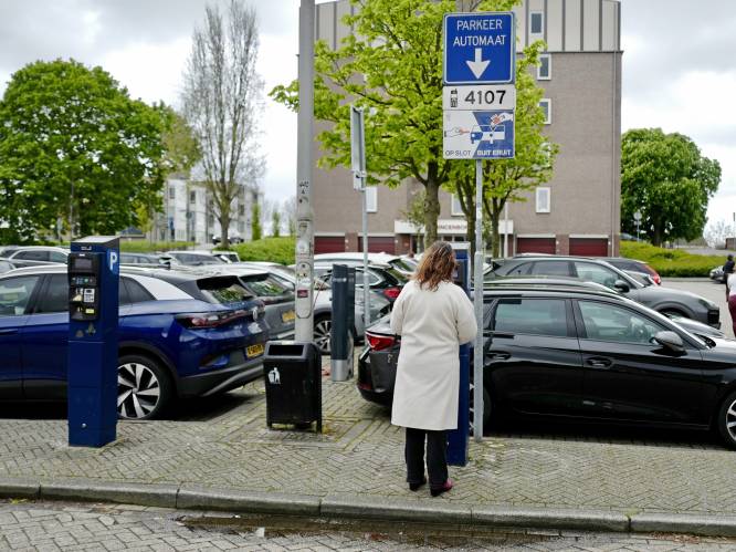 Betaald parkeren in Nieuw-West zorgt voor problemen: Denk opent een meldpunt