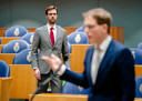 Kamerleden Sjoerd Sjoerdsma (D66, links) en Pepijn van Houwelingen (FVD), die het afgelopen week hevig met elkaar aan de stok kregen over het coronabeleid.