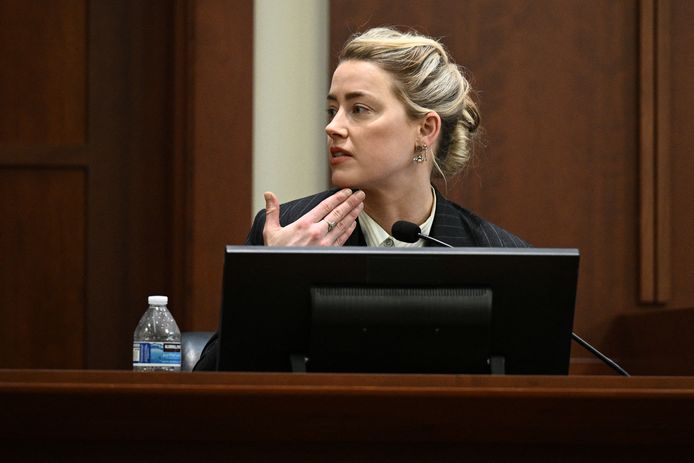 Amber Heard durante la sua testimonianza