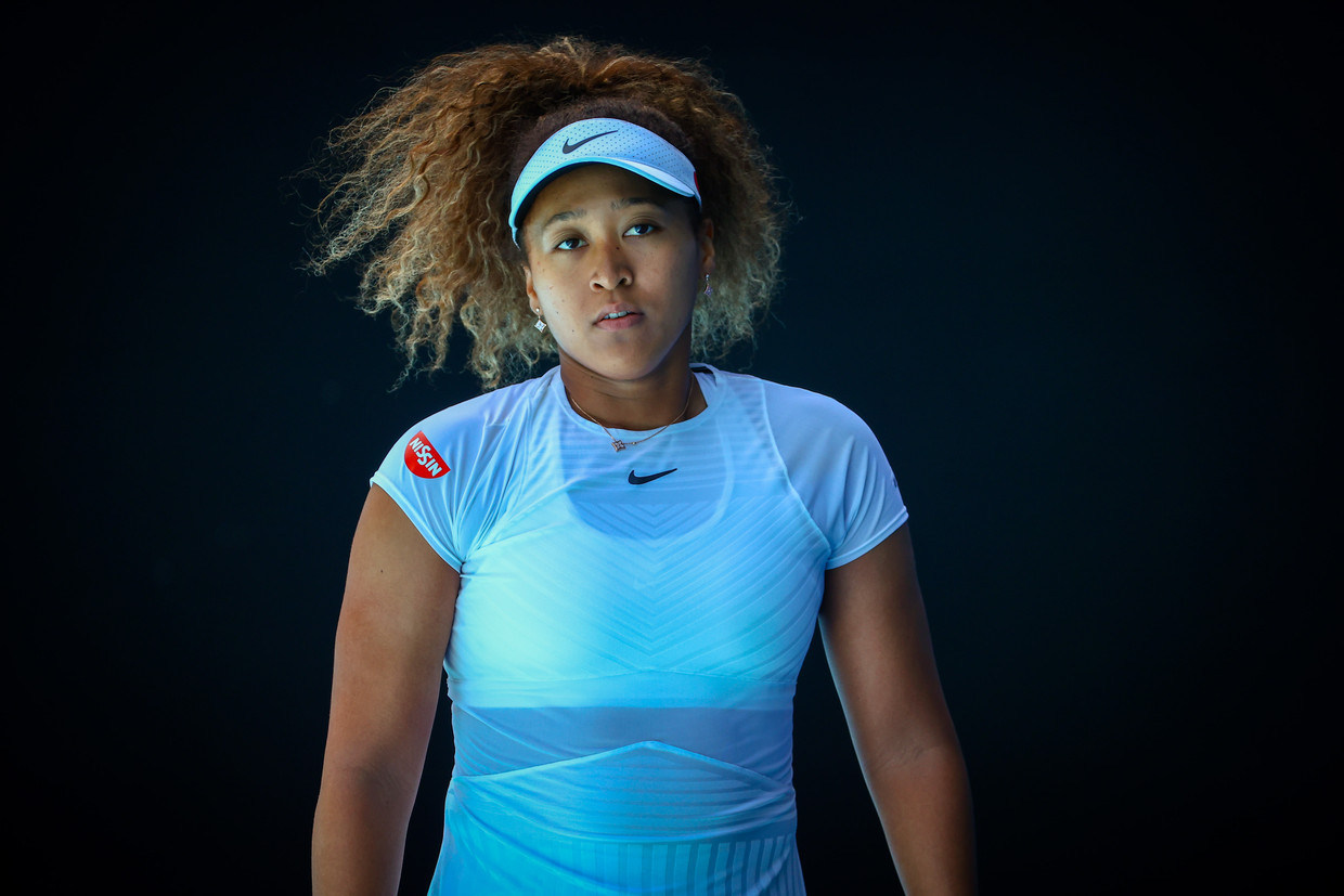 Naomi Osaka legde haar tennisracket naast zich neer aan de vooravond van de Roland-Garros. Beeld BELGA