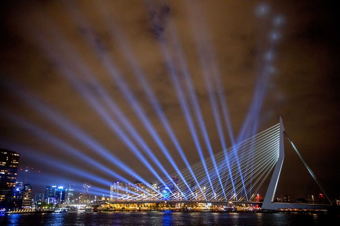 De Erasmusbrug stond in de spotlights voor het Eurovisie Songfestival.