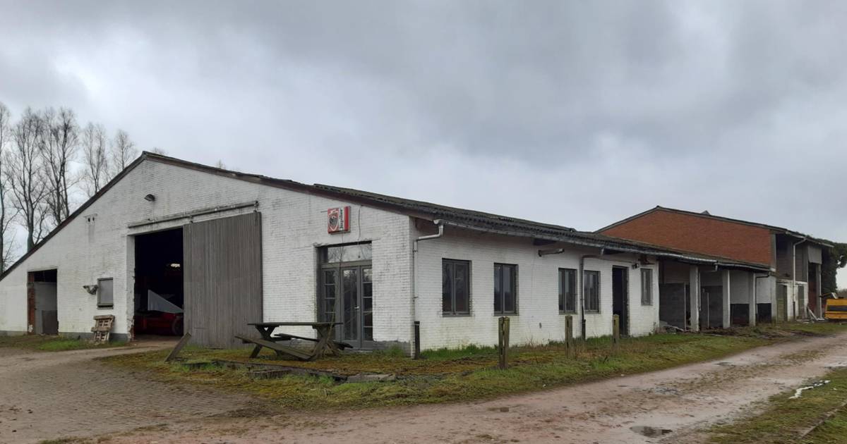 Leegstaande hoeve aan De Zegge wordt afgebroken | Geel
