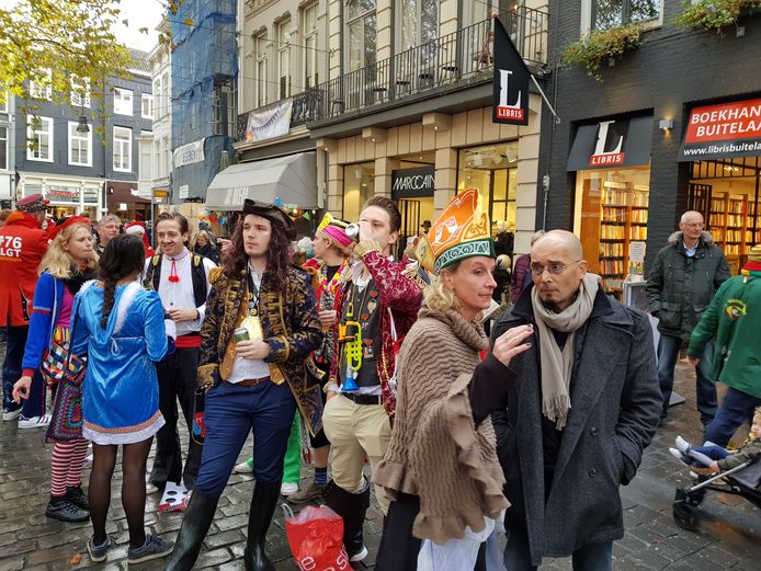 Het feest is begonnen Grote Markt in Breda stort zich