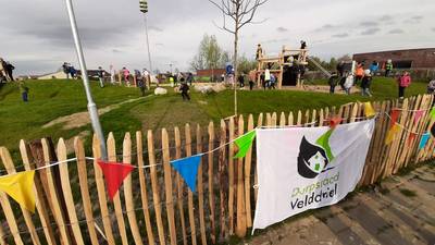 Ontmoetingstuin Velddriel heet voortaan ‘t Veldtuintje; ‘Prachtige aanvulling voor de school’