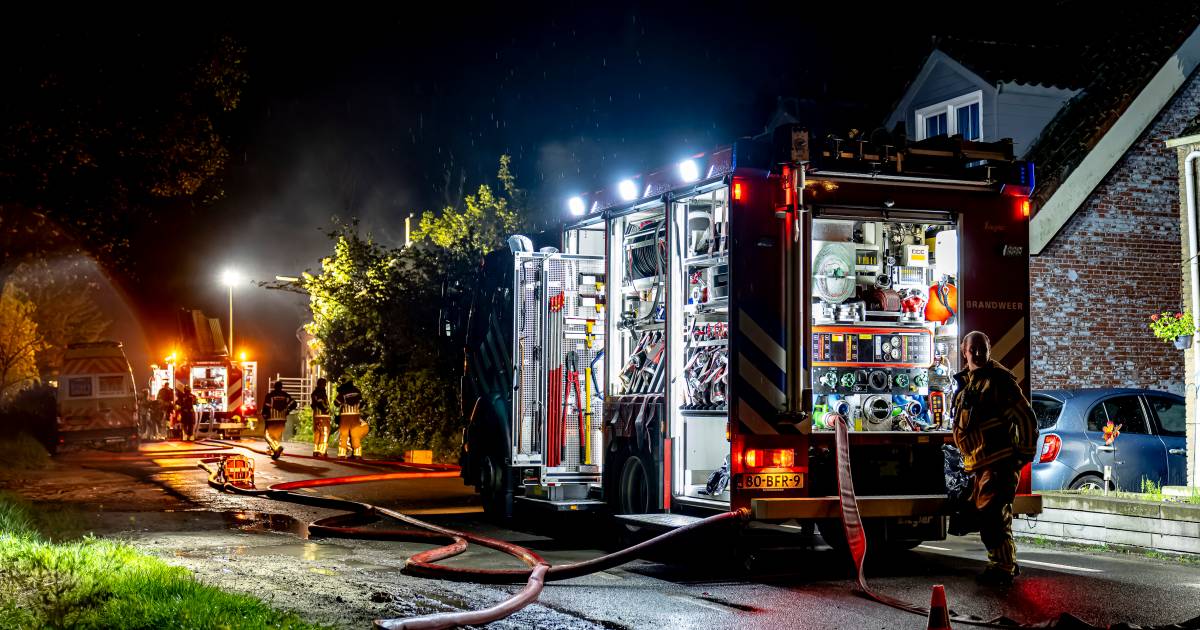 Drugslab gevonden bij brand in schuur in Zevenbergschen Hoek, bewoner (51) opgepakt | Moerdijk