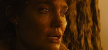 Angelina Jolie zit klem in hopeloos roestige Those Who Wish Me Dead