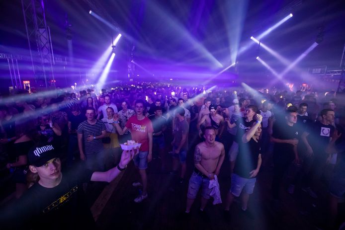 De eerste editie van Hard Valley trok zaterdagavond een groot aantal danceliefhebbers naar Gemert.