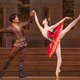 De Nederlandse bewerking van het ballet Raymonda laat zien dat de wereld behoefte heeft aan verbinding