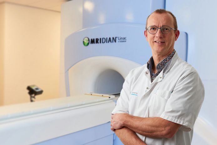 Coen Hurkmans van het Catharina Ziekenhuis is onlangs aangesteld als hoogleraar bij de TU/e. Hij is de zeventiende hoogleraar die verbonden is aan het Catharina Ziekenhuis.