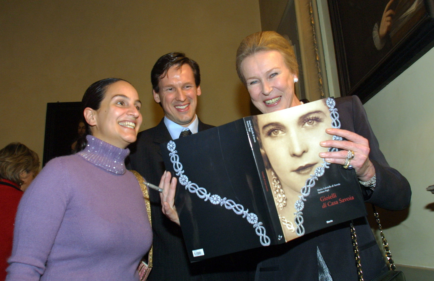 Kroonjuwelen Italië opgeëist door voormalige koninklijke familie Foto AD.nl