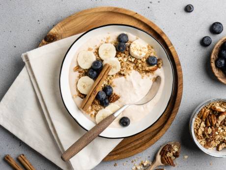 Wat Eten We Vandaag: Bananenbowl met pangranola en blauwe bessen