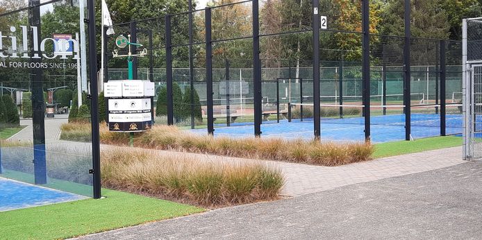 Padelbanen bij tennisvereniging Park Hoeven in Uden.